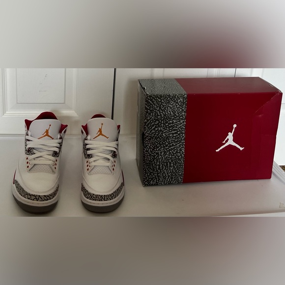 2022 Air Jordan 3 Retro 'Cardinal Red' Size 8 - Picture 9 of 9